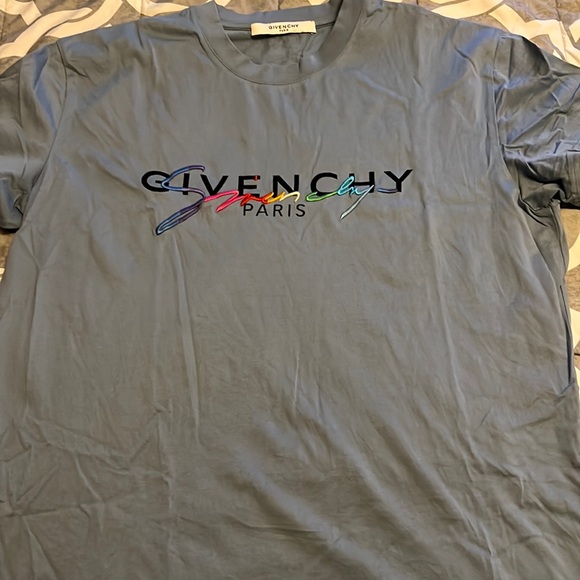 Authentic Givenchy shirt - Picture 1 of 4